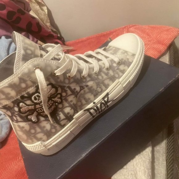 Diors - Picture 2 of 3